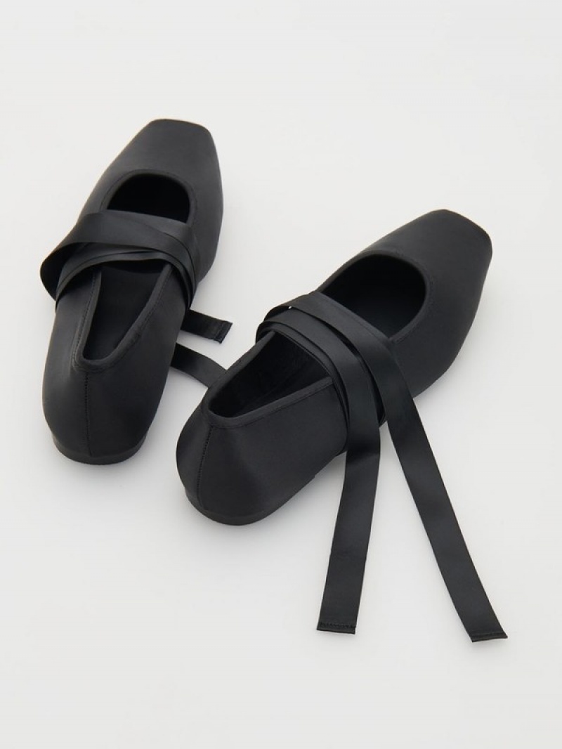 Reserved Satin Ballerinastie Straps Halbschuhe Damen Schwarz | IWG-841052